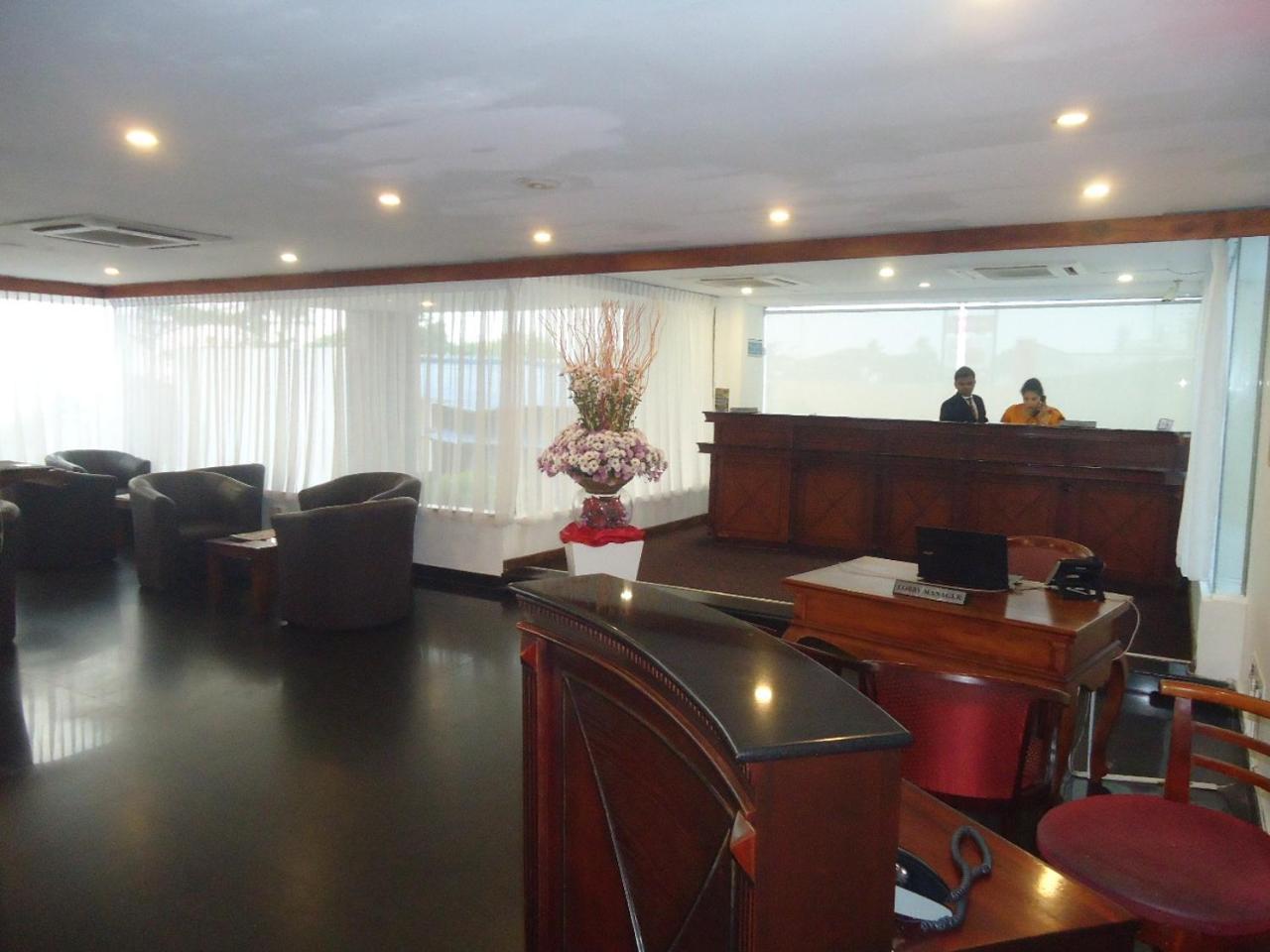 Global Towers & 4* Colombo